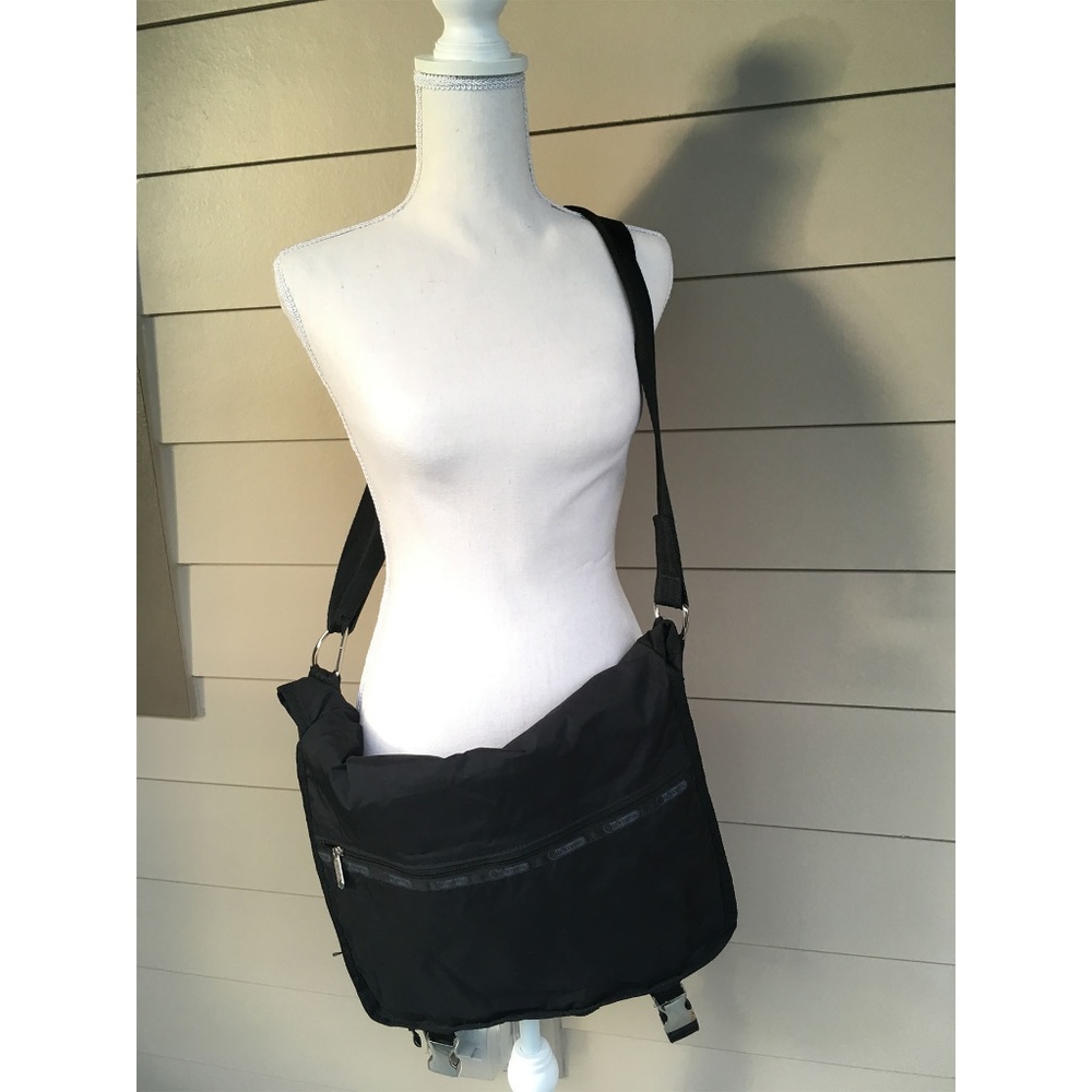 Lesportsac messenger bag